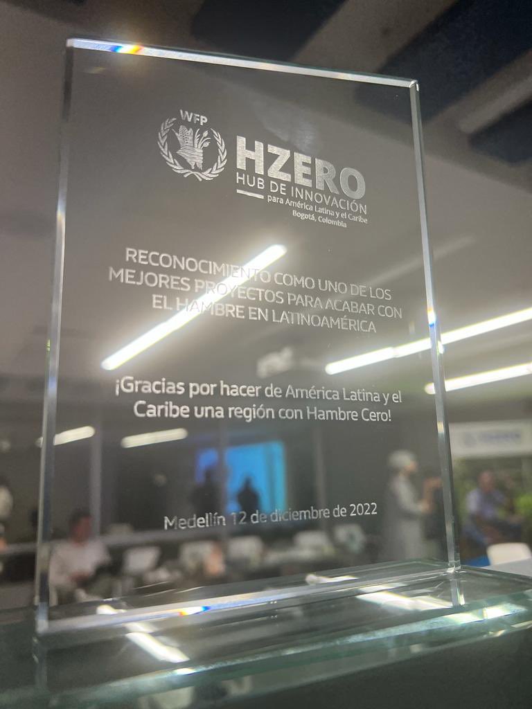 🌟¡Tenemos ganadores! Elegimos a: <a href="/EntoPiruw/">Ento Piruw</a> <a href="/bancalimentos/">Bancalimentos- Banca Alimentaria Integral</a>
#Enparalelo #Nutrivida #AFOAcuaponia <a href="/siembraco/">SiembraCo</a> <a href="/Agros_Oficial/">AGROS</a> <a href="/La_Divinapapaya/">La Divina Papaya </a> <a href="/WFPGuatemala/">WFP Guatemala</a> <a href="/WFP_Colombia/">WFP Colombia - Programa Mundial de Alimentos 🇨🇴</a> <a href="/WFP_Ecuador/">WFP Ecuador (Programa Mundial de Alimentos)</a> como los 10 proyectos con las soluciones más innovadoras para combatir el hambre en #Latam.
🧵1/2