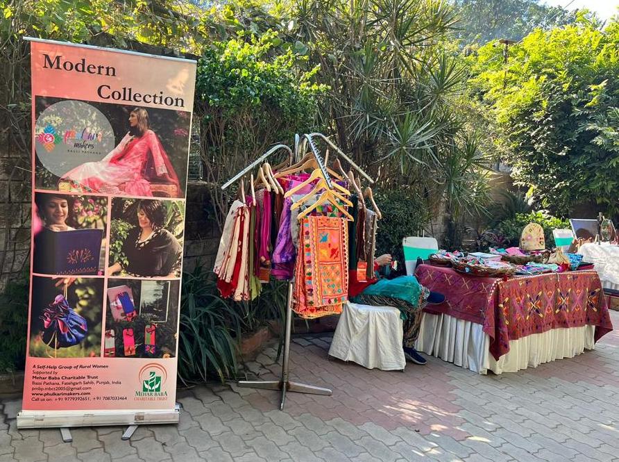 MBCT_Trust's tweet photo. Phulkari  Makers Bassi Pathana a rural women artisans Self Help Group sets up stall at Dr. Amandeeps’s Tej Farm in Manimajra Chandigarh “The Eco Commune Holiday &amp; Exhibit”. There were several other NGOs who had participated in this one Sunday a month event, PMBP is one of them. https://t.co/WwWsT7ZLyK