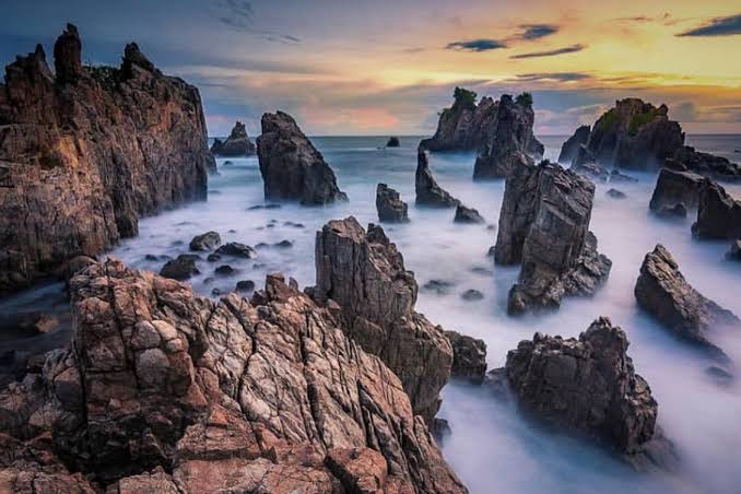 Infowisata_202's tweet photo. Pantai Gigi Hiu, Batuan Karang Cantik Yang Mempesona!
Dapatkan informasi selanjutnya hanya di web kami https://t.co/XQCk6AQP8i #wisataindonesia #infowisataonline #izigo #iwon #wisatalampung #pantaigigihiu #pesonapantaiindonesia #pesonaalamindonesia #banggapunyaindonesia https://t.co/beVy2T7OwK