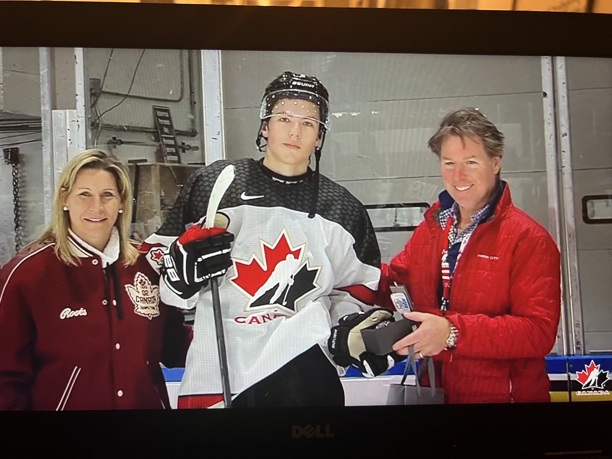 ThunderCreekHky's tweet photo. Congrats Hudson on player of the game with 2 goals and 1 assist 🇨🇦@HockeyCanada @FriarsHockey @BrooksBandits https://t.co/fdo60zkvSm
