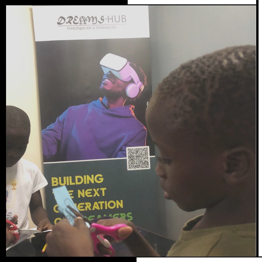 ♻️El pasado sábado día 10, nuestros huevos de cristal, juntos con la poder del proyecto <a href="/glivesgq/">GREENLIVES HUB</a> tuvieron una sesión decorativa de temática navideña con materiales reciclables. 

Se acerca la navidad, ¿qué es lo que más anhelas para estas fiestas?