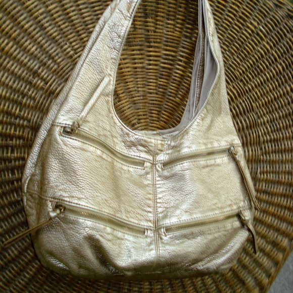 LifeWithADHDee's tweet image. So good I had to share! Check out all the items I'm loving on @Poshmarkapp #poshmark #fashion #style #shopmycloset #bueno #mauriziotaiuti #jessicalondon: posh.mk/28wAV7IFIvb