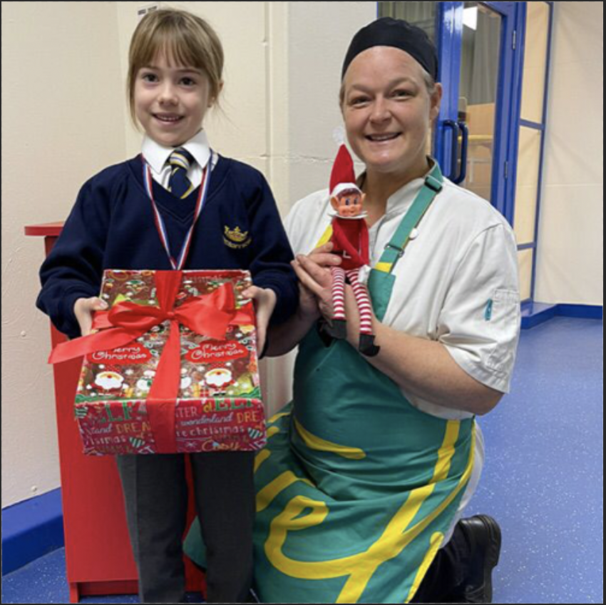 itstwelve15's tweet photo. Manorcroft Primary School is in full festive spirit. The pupils had their Christmas Lunch and naughty elf got the name Scruffball by Hazel, who in return was rewarded with a giant Christmas Cookie by Cathy and her team 🎄🙃🥰

 #Christmas #christmas #christmastime #elf #cookie https://t.co/8sMODNcrA1