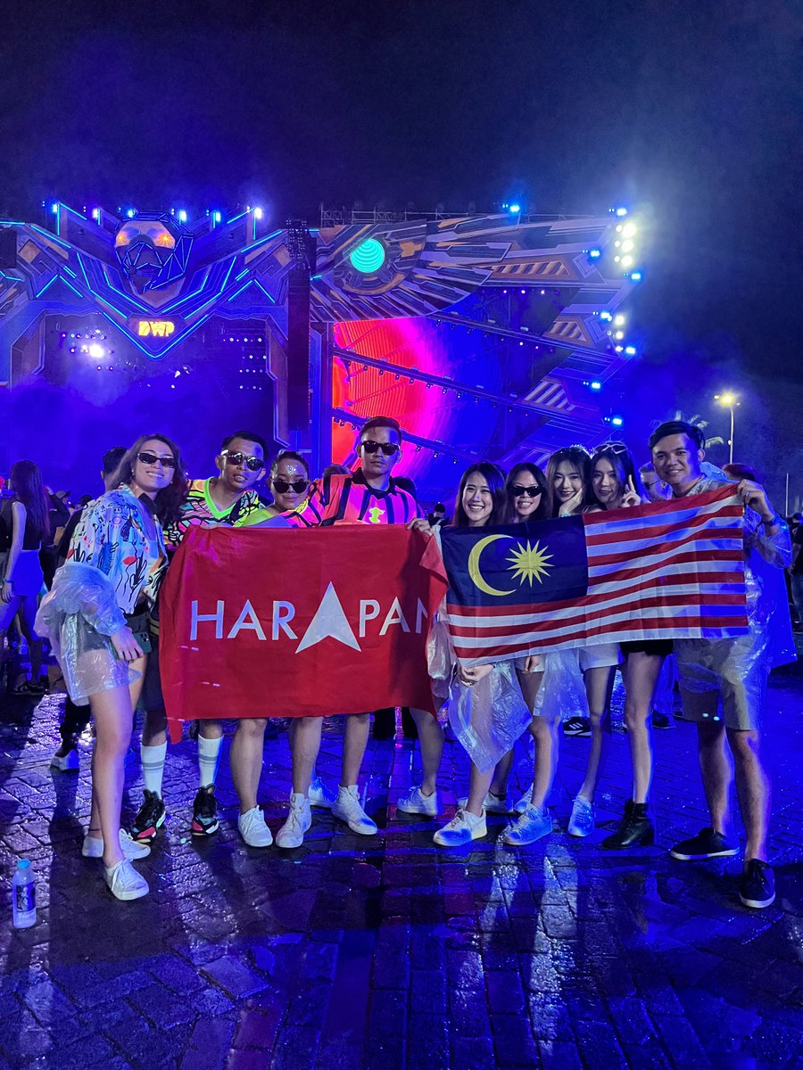 AmiraMarlisya's tweet photo. Great feeling to be back!

See you again next year #DjakartaWarehouseProject 🥺

#DWP2022 #DWP22 https://t.co/9yH3AI8fsx