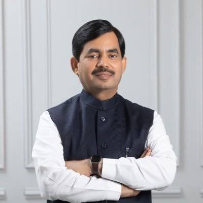 JJYOTI21's tweet photo. जन्मदिन की बहुत बहुत शुभकामनाए आपको @ShahnawazBJPजी🙏❤️🎂महादेव और माता जानकी आपको हमेसा स्वस्थ रखे,ख़ुश रखे और ज़िंदगी में बहुत सारी कामियाबी दे।बिहार के उद्योग मंत्रालय में जो आपने एक साल में काम किया वो किसी ने नही किया।अब तो कुछ नज़र भी नही आ रहा है होते हु��।
#LotsOfRespect🙏 https://t.co/8qrad6zJNl