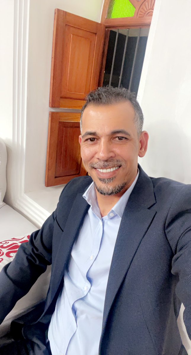 رائعة تلك الابتسامة التي تقول للحزن لن تغلبني…
صباح الخير …