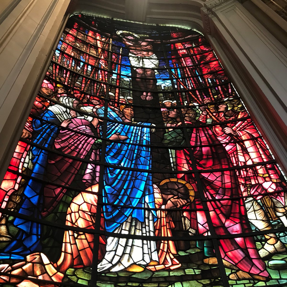DivineBeautyBhm's tweet photo. In day 13 of our Divine Beauty virtual #Advent Calendar, we're introducing another of the remarkable #StainedGlass windows at @bhamcathedral - The Crucifxion window. Find out more and join us for our insightful countdown to Christmas at https://t.co/84HATwpgJv @HeritageFundM_E https://t.co/bNWGCSmlDR