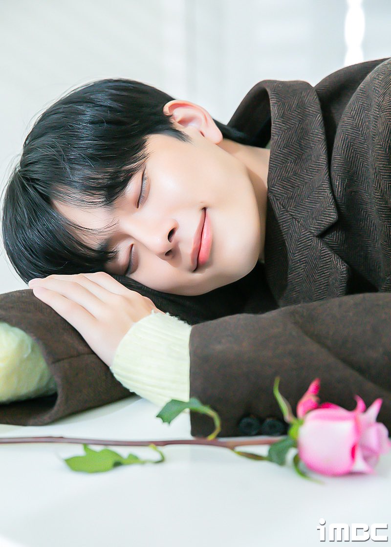giyome___'s tweet photo. 5년이 무색하게 너무 예쁘게 커줬구나..
기특해서 오열해요 😭💐🍀🌸🌺🌹☘️ https://t.co/JmUTgL6bWy