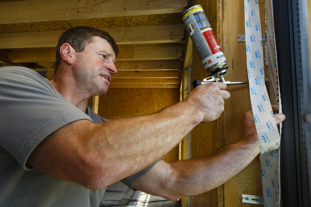 𝗩𝗲𝗿𝗽𝗹𝗶𝗰𝗵𝘁𝗲 𝗼𝗽𝗹𝗲𝗶𝗱𝗶𝗻𝗴 𝘃𝗼𝗼𝗿 𝘄𝗲𝗿𝗸𝗲𝗻 𝗺𝗲𝘁 𝗣𝗨𝗥
Vanaf 24 augustus 2023 is het verplicht dat iedere werknemer die met PUR werkt, hier een speciale opleiding voor heeft gevolgd. Wat betekent dit voor jou? bit.ly/3iqGIpi