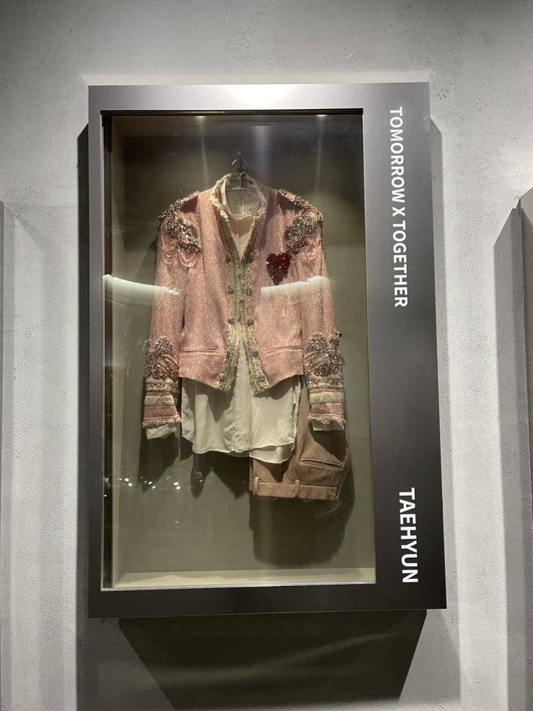 bumblebeomie's tweet photo. OH MY GOD THEY ADDED TXT’S ACT LOVESICK FITS TO HYBE INSIGHT!!!!!!!!! https://t.co/S6o3FF7gex