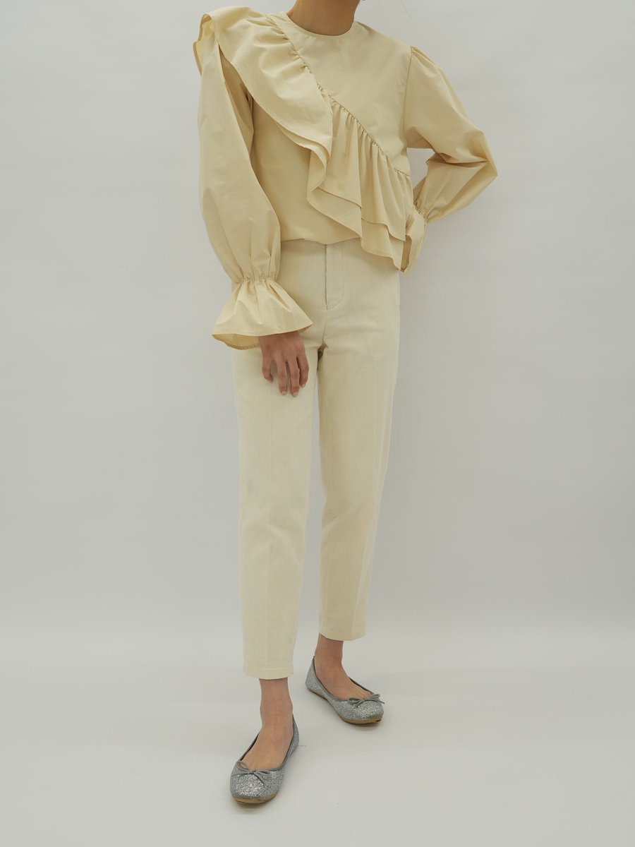 clastellar's tweet photo. Corduroy pants

IVORY / NAVY / BLACK

size：0,1,2

※unisex item

#clastellar https://t.co/xeoj39T0lC