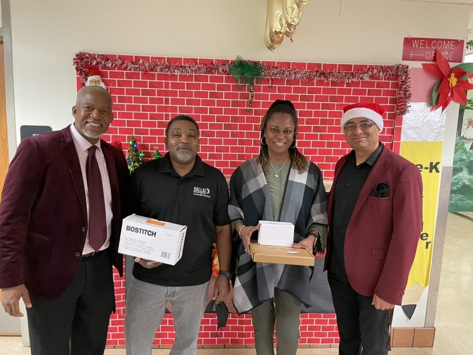 russelllonnie3's tweet photo. It’s Christmas everyday for our Burleson Nation Staff Members! It’s Mr. Russell’s Favorite Things! Love it! Ho, Ho, Ho! Thanks again @unitedtolearn #AmazingPartner @TeamDallasISD @ACEDallasISD @BurlesonDISD https://t.co/WAhEXhryJk
