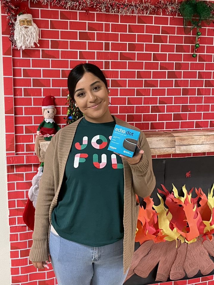 russelllonnie3's tweet photo. It’s Christmas everyday for our Burleson Nation Staff Members! It’s Mr. Russell’s Favorite Things! Love it! Ho, Ho, Ho! Thanks again @unitedtolearn #AmazingPartner @TeamDallasISD @ACEDallasISD @BurlesonDISD https://t.co/WAhEXhryJk