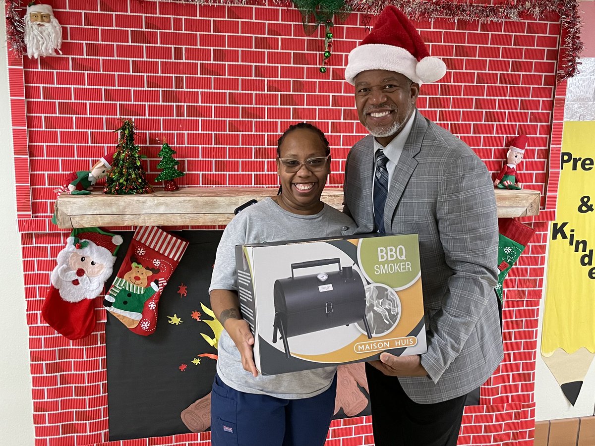 russelllonnie3's tweet photo. It’s Christmas everyday for our Burleson Nation Staff Members! It’s Mr. Russell’s Favorite Things! Love it! Ho, Ho, Ho! Thanks again @unitedtolearn #AmazingPartner @TeamDallasISD @ACEDallasISD @BurlesonDISD https://t.co/WAhEXhryJk