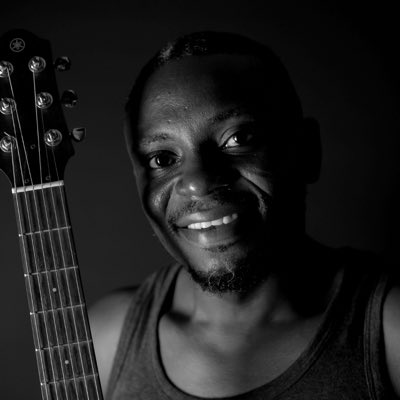 Six Strings tweet media