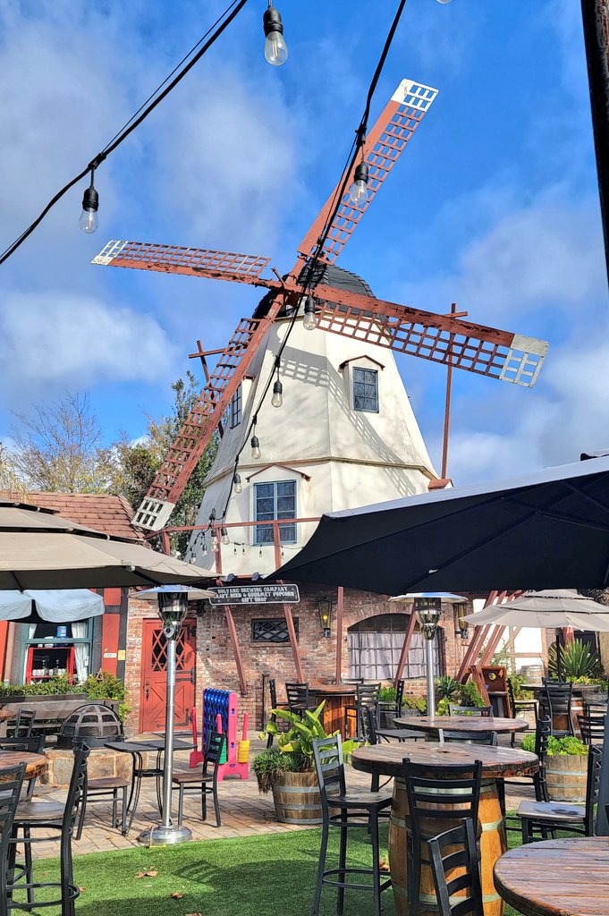 StrayAdventures's tweet photo. Loved Solvang!! Danish heritage made such an interesting food and architectural backdrop to Central California! #travelphotography #traveler #foodie #SantaBarbara https://t.co/8jrn0h68JH