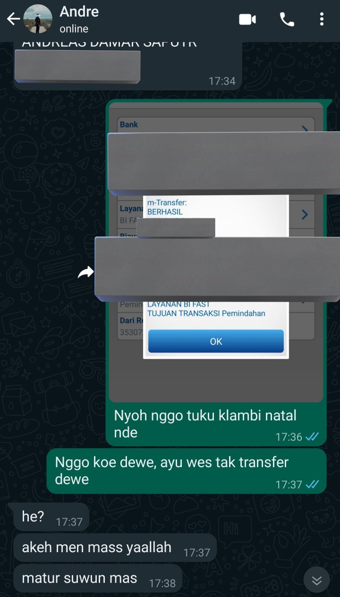 Perbedaan reaksi kedua adik tercinta ketika ditransfer uang, adik pertama terharu, adik kedua tiba-tiba lupa kalau dirinya seorang non muslim :")