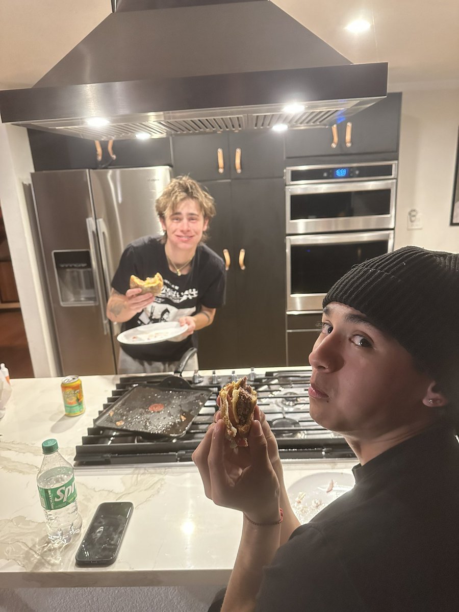 100T Vinnie tweet media