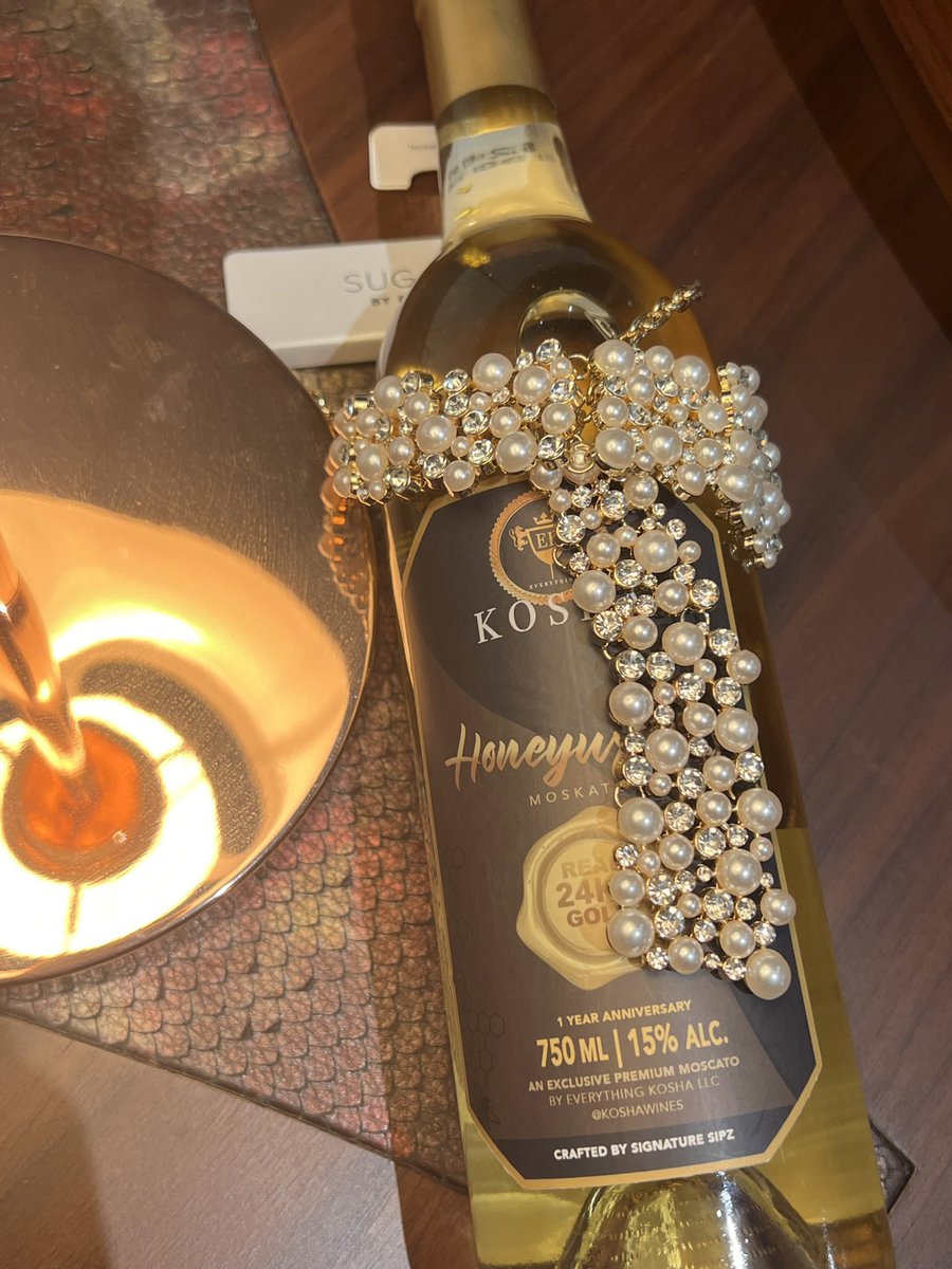 May she come home to Bliss in a Bottle. #HoneywaterMoscato
•••
#wine #moscato #WINECO #winelover #winetasting