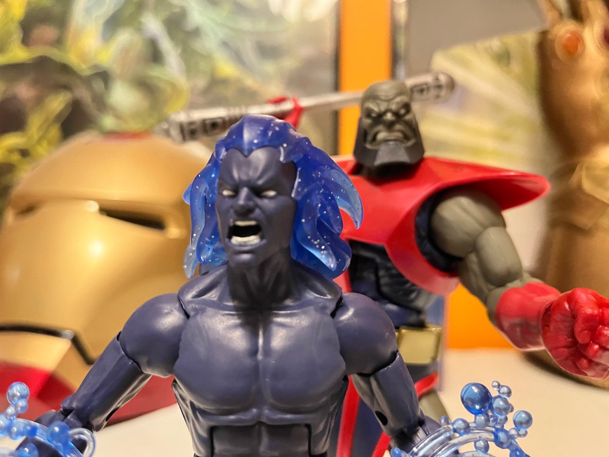InfinityWatchah's tweet photo. #MarvelLegends #FallenOne & #Terrax 2-Pack
Happy to rebuy Terrax for the Fallen One, an obscure Herald of #Galactus. His head looks like it’s from the #WhatIf line with sharp stylized hair & an animated grimace. At least they fixed Terrax’s axe for us suckers double dipping. 👍 https://t.co/kQdrLSkJkc