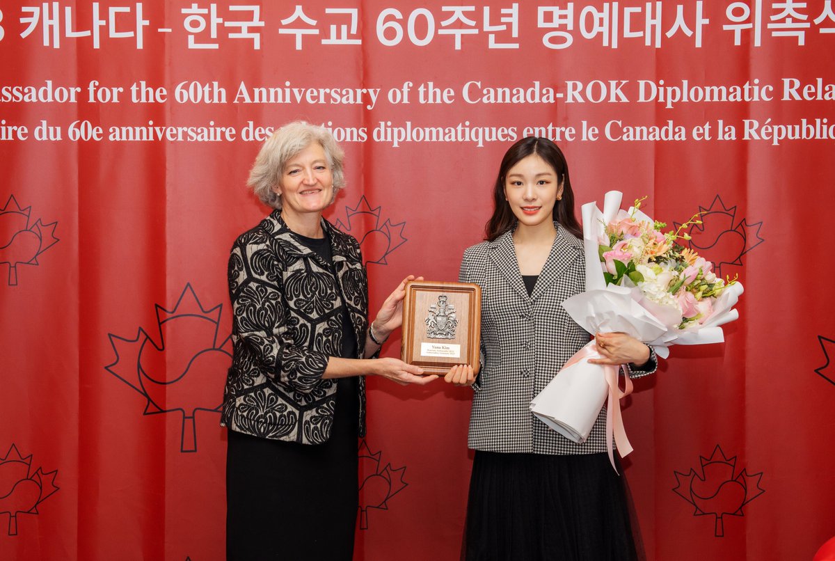 오늘은 설레이는 마음으로 주한캐나다대사관의 🇨🇦🇰🇷 ‘2023 캐나다-한국 수교 60주년 #명예대사’를 발표합니다. 바로............... 

피겨스테이팅의 전설이자 세계적으로 사랑과 주목을 받는 '#피겨여왕' #김연아 님 입니다! ❤️⛸️

#캐나다대사관 #YunaKim #CanadaKorea
