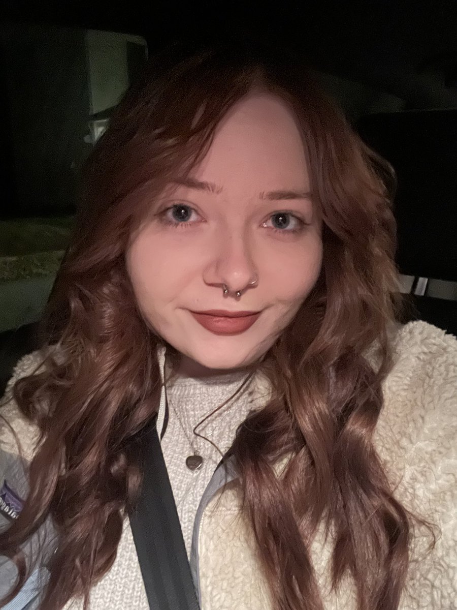 jasmine_tea_pls's tweet photo. I now have thick, beautiful, rich chocolate mocha hair with a hint of red for some ✨spice✨. So happy with it. My formula is 6n, 6wb, 6rb /1:1:1/ 10% using the permanent line of #Matrix #SoColor !!! https://t.co/EJpGtvxr7j