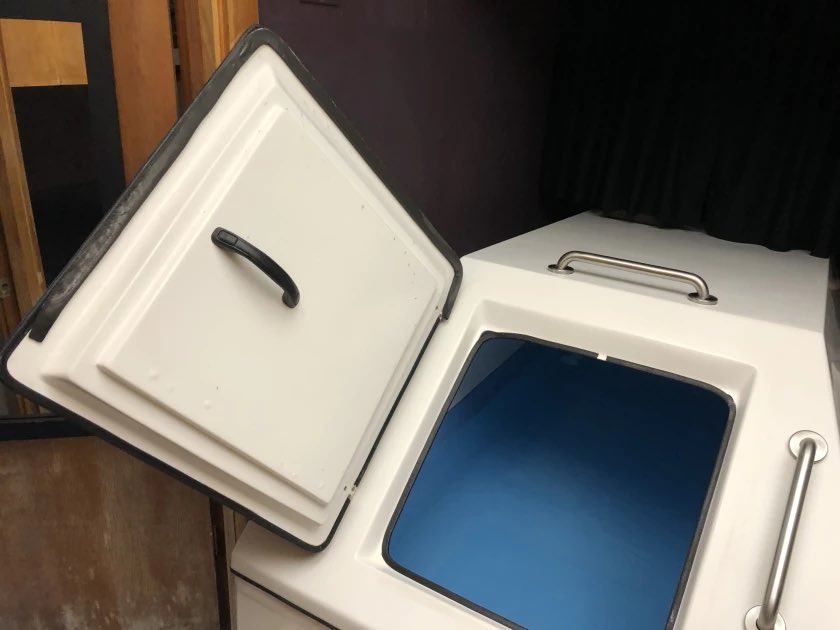 bcbull's tweet image. ICYMI: recording your sensory deprivation tank experience w/everyday items #kickboard #freezerbag #digirecorder
