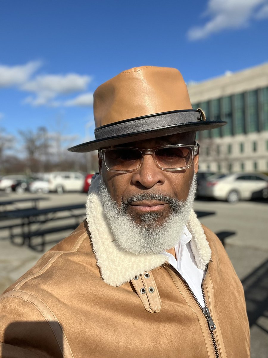 GeorgeCritThink's tweet image. There are two types of identity, social and self.  One is based on what others tell you that you are.  The other is determined by your   ‘conscious’   decision of who you ‘know’ that you are.

Which identity are you operating under?

amazon.com/Can-You-Americ…