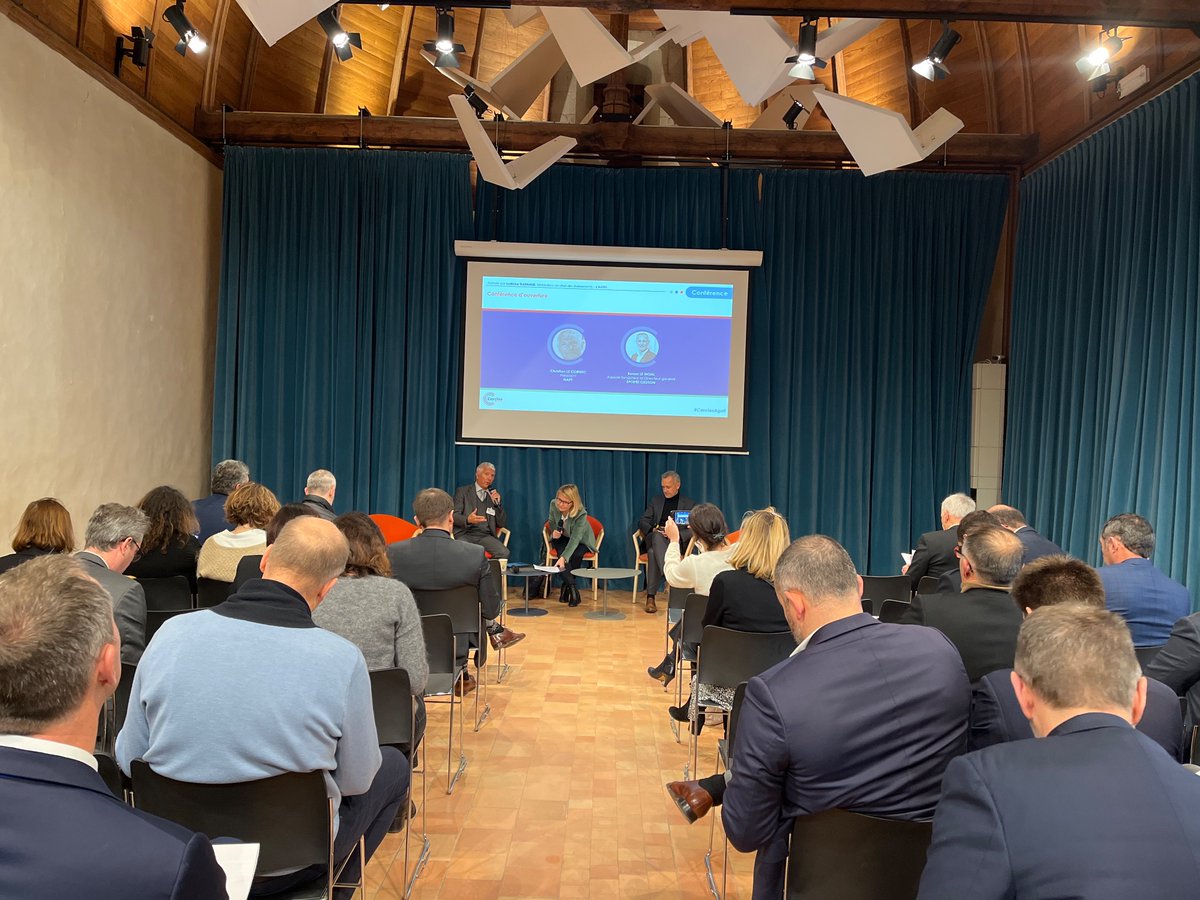 L'AGEFI Events (@agefievents) on Twitter photo #CerclesAgefi NANTES
Conférence d’ouverture avec <a href="/chlecornec/">Christian Le Cornec</a> - <a href="/napf/">Nuclear Age Peace Fn</a>, <a href="/ronanLM/">ronan le moal</a> - @epopeegestion, animée par <a href="/LudivineGarnaud/">Ludivine Garnaud</a> - <a href="/AgefiFrance/">L'AGEFI</a> #CerclesAgefi NANTES
Conférence d’ouverture avec <a href="/chlecornec/">Christian Le Cornec</a> - <a href="/napf/">Nuclear Age Peace Fn</a>, <a href="/ronanLM/">ronan le moal</a> - @epopeegestion, animée par <a href="/LudivineGarnaud/">Ludivine Garnaud</a> - <a href="/AgefiFrance/">L'AGEFI</a>