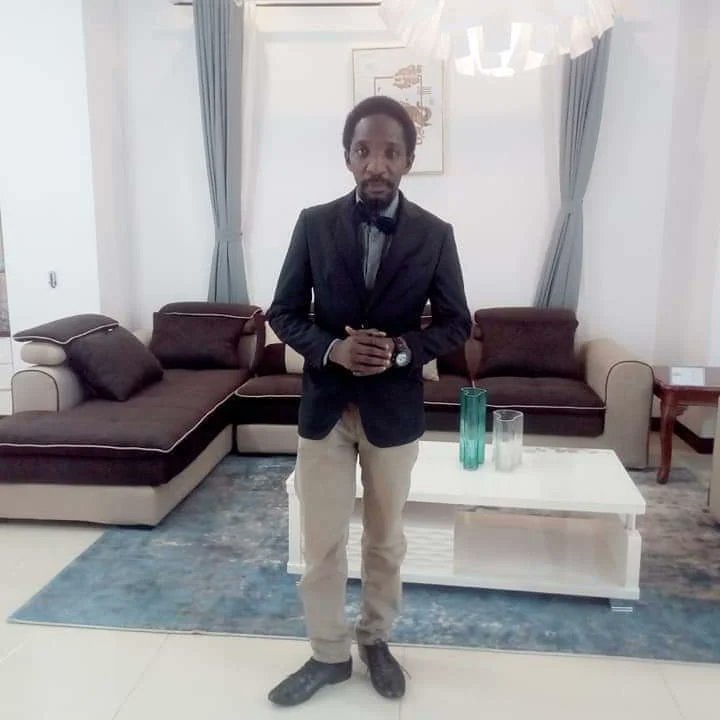 Zexytolu's tweet photo. I am Tolulope Odebunmi a screen and stage  actor. You may have seen me on #AMBrethren as the gentle Lagos Shepherd . Currently I play Ijakumo on #AMItura . I am available  use me . Contact me on 08094438900 or mail zexytolu8@gmail.com. Instagram @zexytolu https://t.co/p2Qfzcod4y