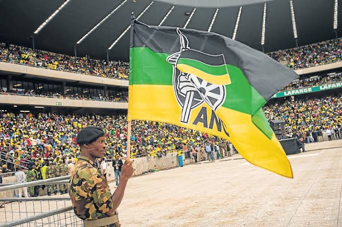 busiswa_buciie's tweet photo. The ANC is fighting for its life. If we don't remove Ramaphosa and all other sellouts, i will be the death of our beloved movement. #DelegatesMustSaveUs
#ANCNationalConference #PhumuloMasualle Zweli Mkhize Giyani Prince Mashele Mpangazitha Phala Phala https://t.co/Au8wlCRJu4
