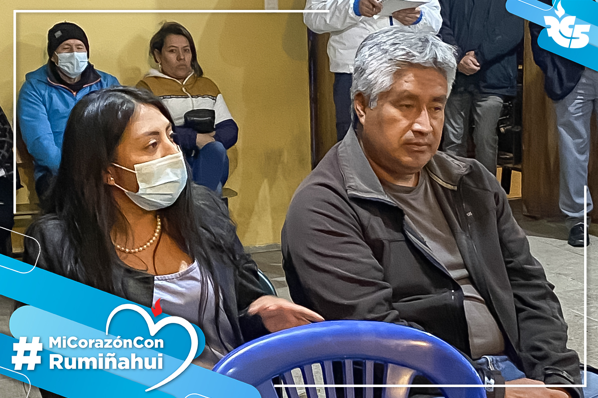 EstefiMontufar's tweet photo. Una de nuestras prioridades para la #AlcaldíadeRumiñahui es el impulso al deporte como una opción para mejorar nuestra salud y generar espacios de recreación al aire libre.
🤝Gracias a la Liga Barrial de #Inchalillo por sumar con sus propuestas y aportes.
#MiCorazónConRumiñahui https://t.co/bFGTqpEje7