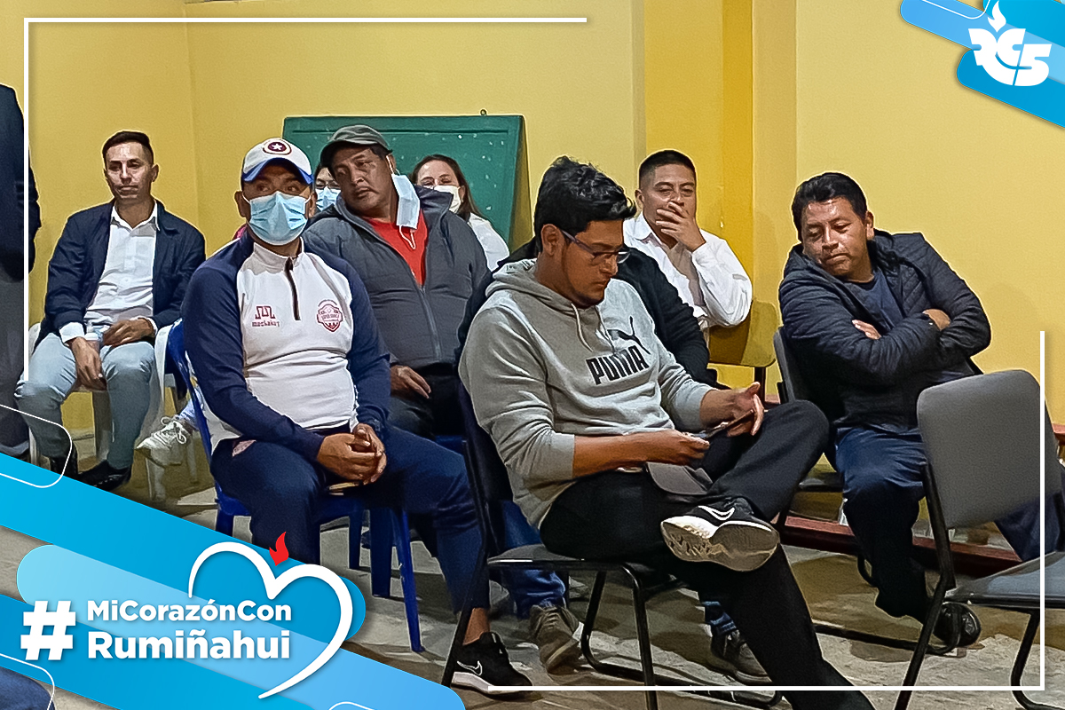 EstefiMontufar's tweet photo. Una de nuestras prioridades para la #AlcaldíadeRumiñahui es el impulso al deporte como una opción para mejorar nuestra salud y generar espacios de recreación al aire libre.
🤝Gracias a la Liga Barrial de #Inchalillo por sumar con sus propuestas y aportes.
#MiCorazónConRumiñahui https://t.co/bFGTqpEje7