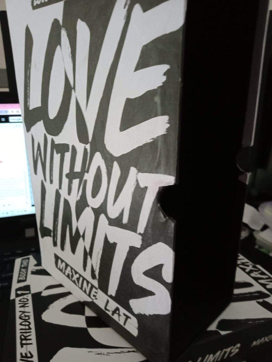Cathy919's tweet photo. Waahhh yung ito ang bubungad sayo paggising mo hehehe…Thank You @maxinejiji dumating na po yung #LoveWithoutLimits ko po…In Good Condition po,,ika nga ng pinsan ko balot na balot at naka box kaya walang tupi.. #YazWell kasama kau sa dahilan sa pag-uwi ko soon hehe #maxinejiji https://t.co/gUtASWUh0G