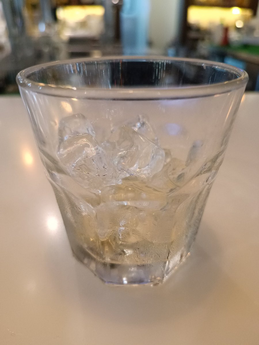 MoskoDeepshow's tweet photo. Y el whisky ya se acabo... #mecaigoalmar https://t.co/pH6th7c8e9