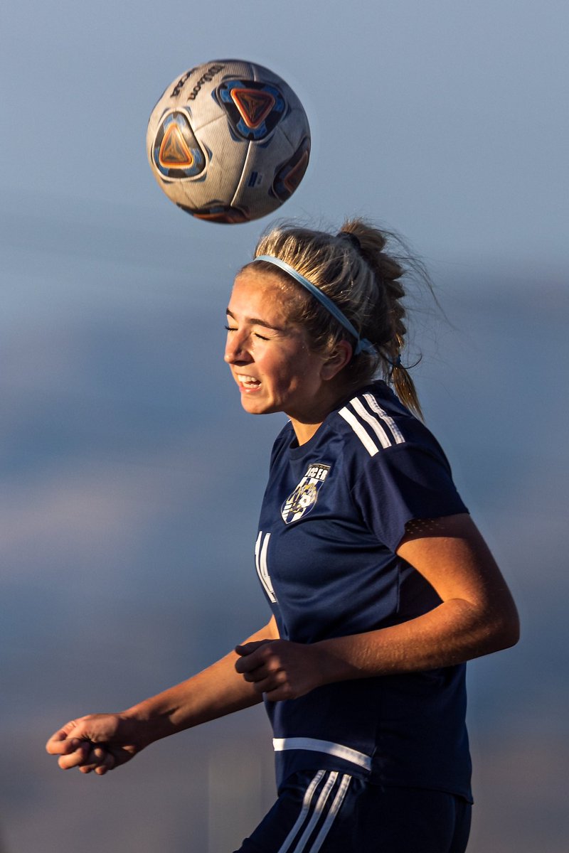 chris_t_torres's tweet photo. #WestRanch girls soccer salvage a 2-2 draw against #Valencia in a Foothill League match on Thursday, Dec. 8, 2022. (Chris Torres/The Signal)

@WRHS_Athletics @VHSVikingSports @SignalSports @SCVSignal @CIFSS #SCV #photojournalism https://t.co/ij1gpIO7Eq