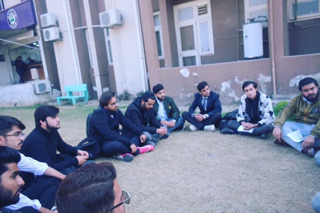 RSE__Official's tweet photo. Hadith Circle held by RSE main campus team.

#RSE
#RSE4Students https://t.co/i8xYNiHng1