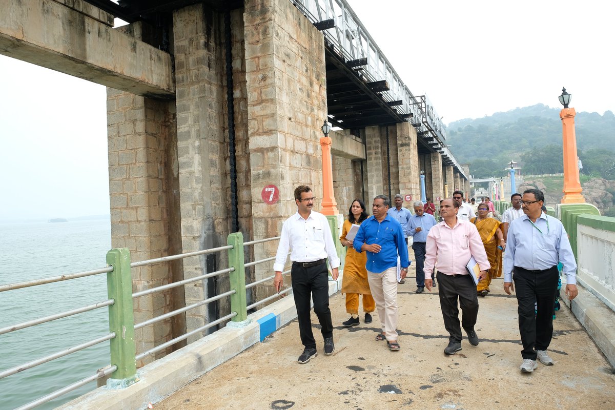 csmrsdelhi's tweet photo. CSMRS Soil and Concrete team visited Sathanur Dam, Tamil Nadu from 5 to 7 December, 2022 for Quality Assurance and Quality Control works under DRIP-II Project.
#SathanurDam
#TamilNadu
#DRIPII https://t.co/1oHrbBmsQ8