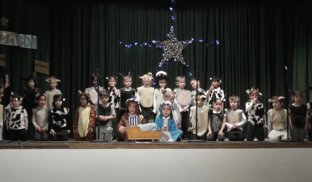 rhpkingston's tweet photo. A massive well done to @rhpkingston for an awesome first performance of #superstar a christmas musical. #RHPNSCommunity #RHPNSChristmasproduction #RHPNSSupport #EnrichedExperiences https://t.co/vzYYEdx62W