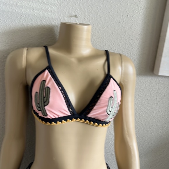 Dragon87996515's tweet photo. So good I had to share! Check out all the items I'm loving on @Poshmarkapp from @RDIXIT39515964 #poshmark #fashion #style #shopmycloset #urbanoutfitters #xhilaration #freepeople: https://t.co/tZZjaa0Evf https://t.co/vKiSYSr8yo