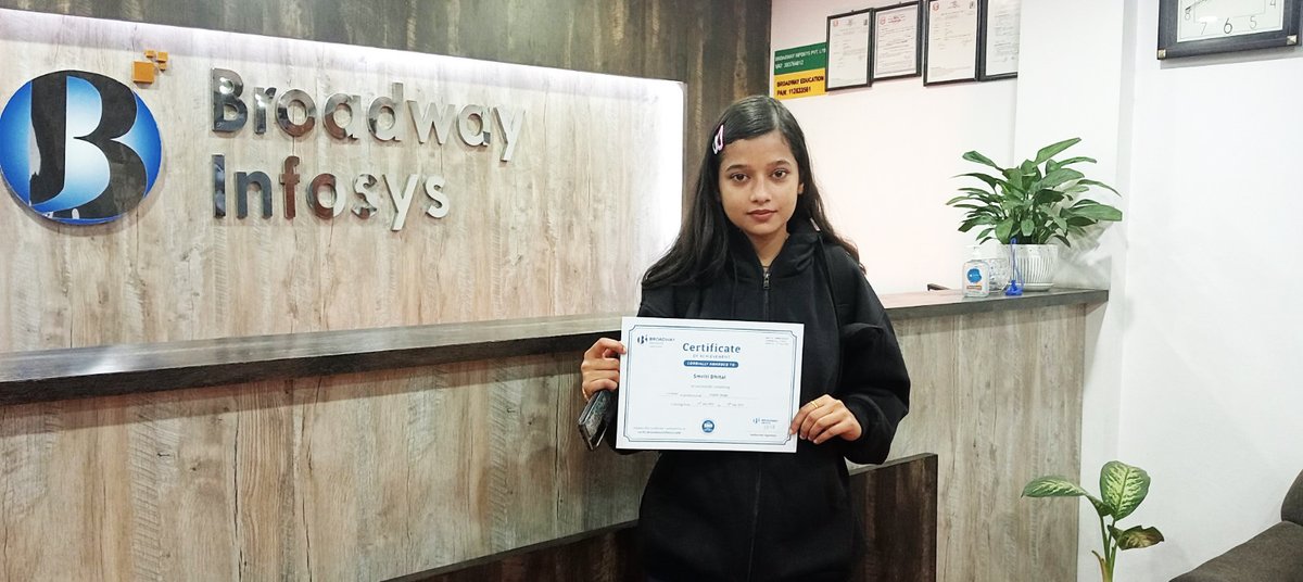 broadwayinfosys's tweet image. Some glimpses of students receiving their respective certificates!

Wishing the students all the best for your future endeavors!

#Certification
#ITTraininInNepal
#InternshipAndPlacement
#BroadwayInfosys