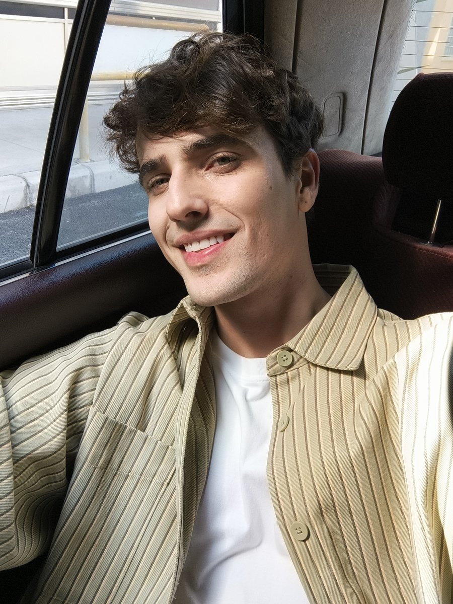 tecnomobile's tweet photo. Never miss any highlights. Shot on #PHANTOMX2Series.
#TECNO #PHANTOMX2Series #32MP #Selfie #wideangleportrait https://t.co/srwC1ohS3Q