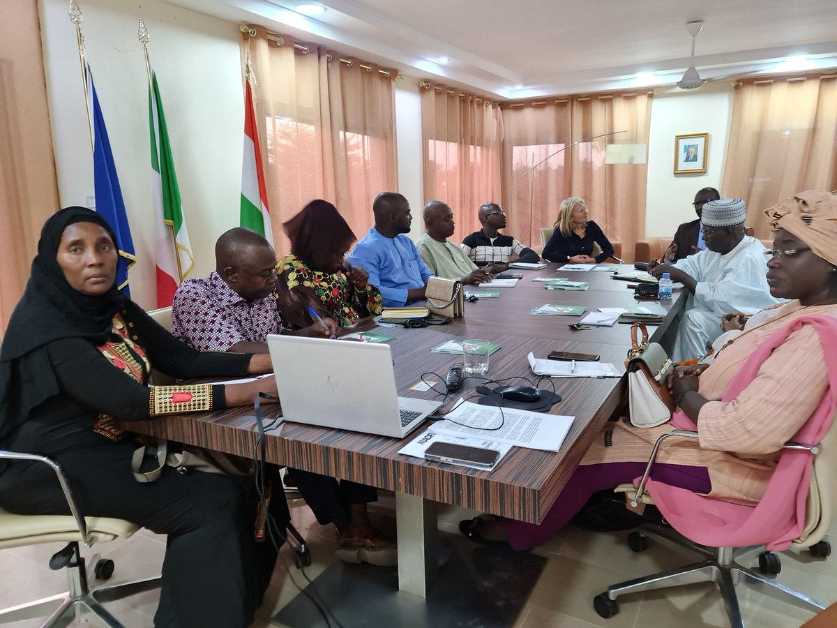 À la 3ème réunion de travail #INaction rencontre VTC avec Président #Pieraccini pour présentation <a href="/MacfrutFiera/">Macfrut</a> 2023.
Le #Niger est partant!!! 💪
🇮🇹🤝🇳🇪

@Mipaaf_  <a href="/Confagricoltura/">Confagricoltura</a>    <a href="/MagNiger/">Ministère de l'Agriculture</a> <a href="/FrancescoLollo1/">Francesco Lollobrigida 🇮🇹</a> <a href="/ItalyMFA/">Farnesina 🇮🇹</a>