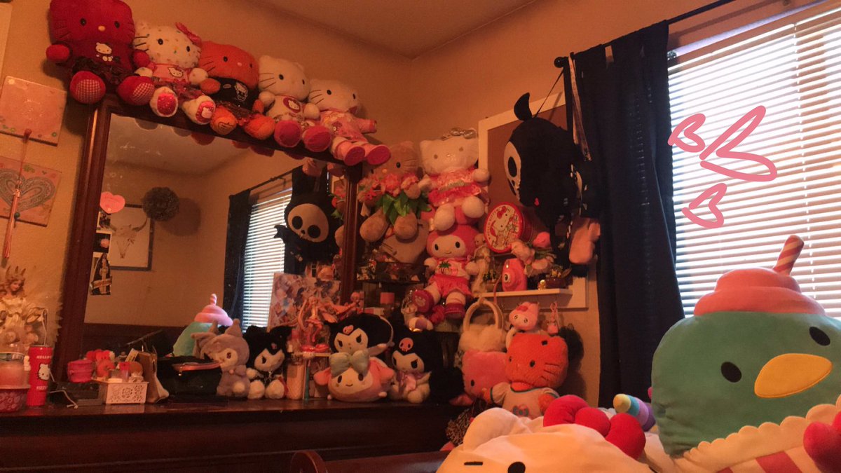 Kayromi___'s tweet photo. Hello kitty meow meow https://t.co/Una5MIlQ53