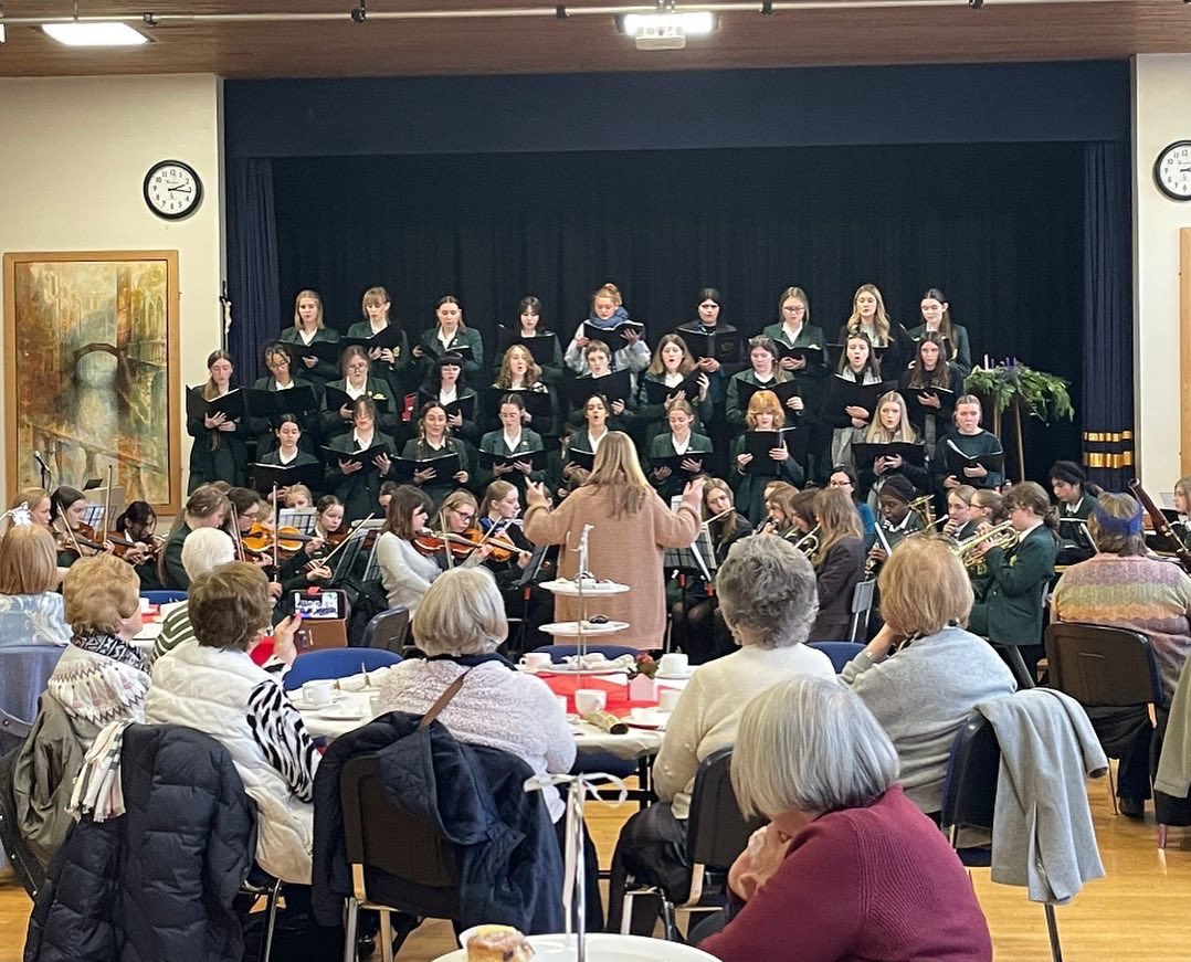 UptonHallMusic's tweet photo. Well done to all of our students who performed yesterday at the Senior Citizens Christmas party #itscoldoutside 🎶 https://t.co/OE2zfEJ8zS