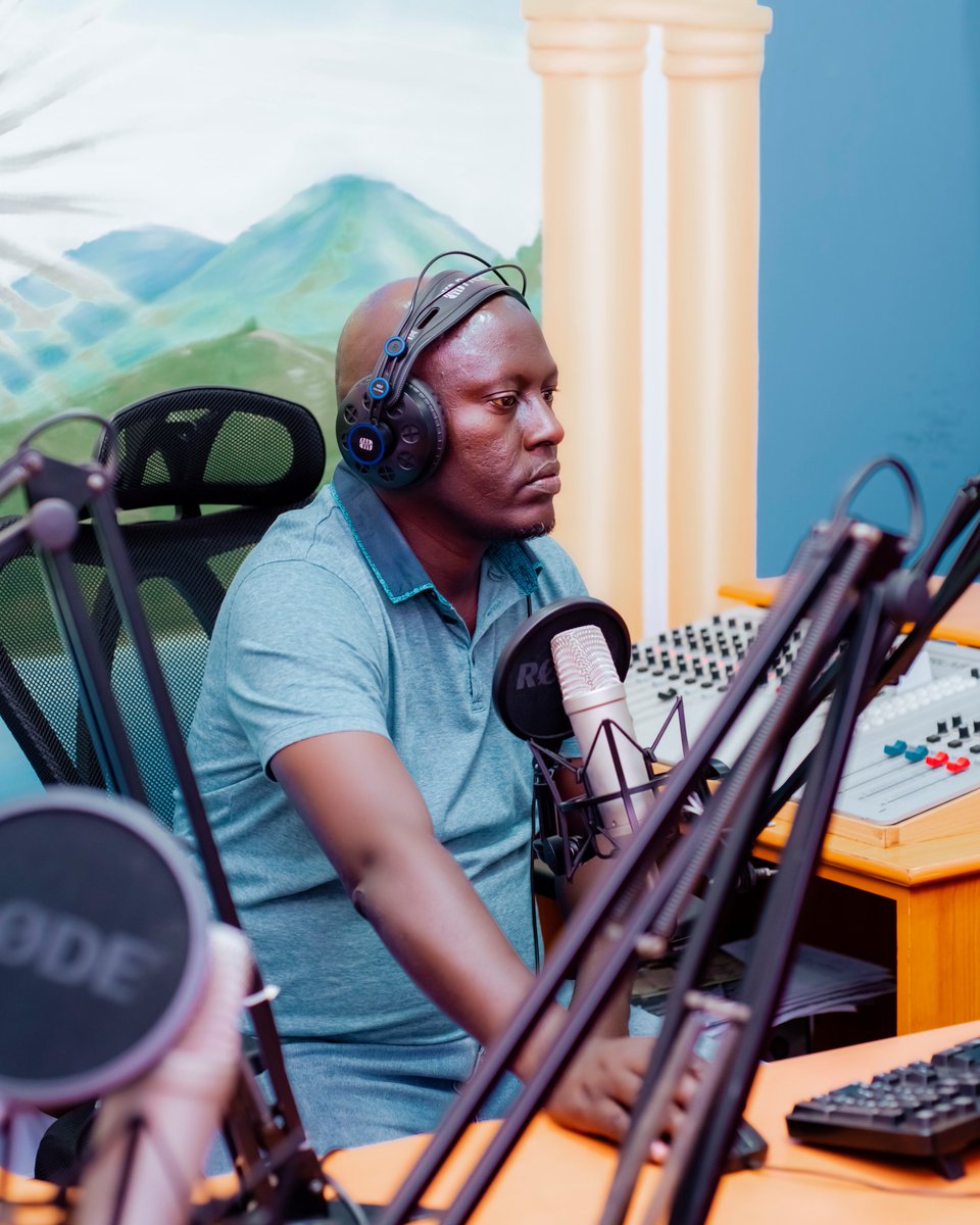isangostar's tweet photo. Ikaze mu kiganiro #isangomorningsports kuri 91.5FM & 105.5FM hamwe na Felix Romario Gakuba https://t.co/tl4kw8x78z