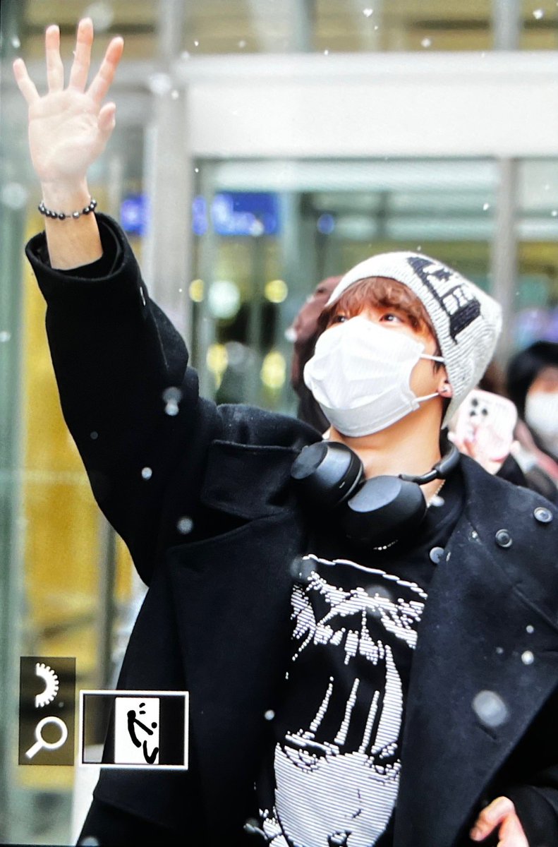 safe_flight_O7O's tweet photo. 221213 GMP

#GEONU #건우 #JUSTB #저스트비 https://t.co/N9wkkDvzrU