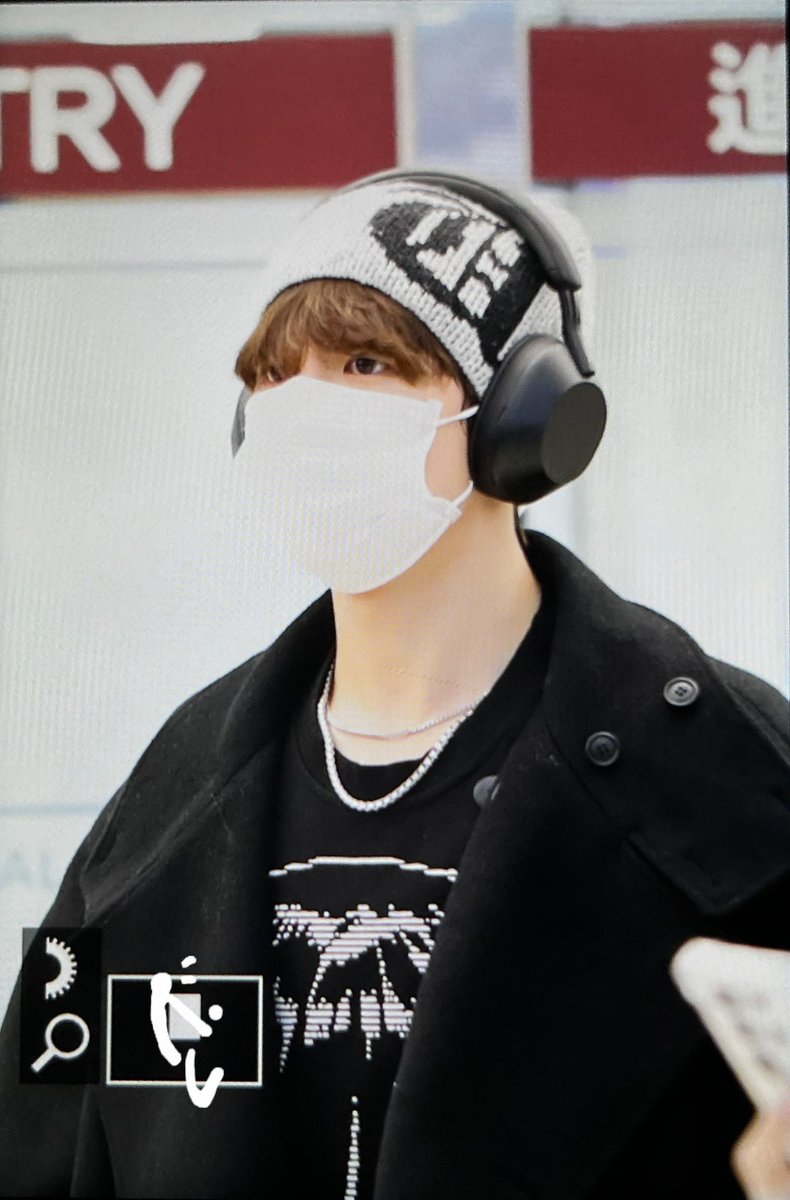 safe_flight_O7O's tweet photo. 221213 GMP

#GEONU #건우 #JUSTB #저스트비 https://t.co/PF2ecPtsIx