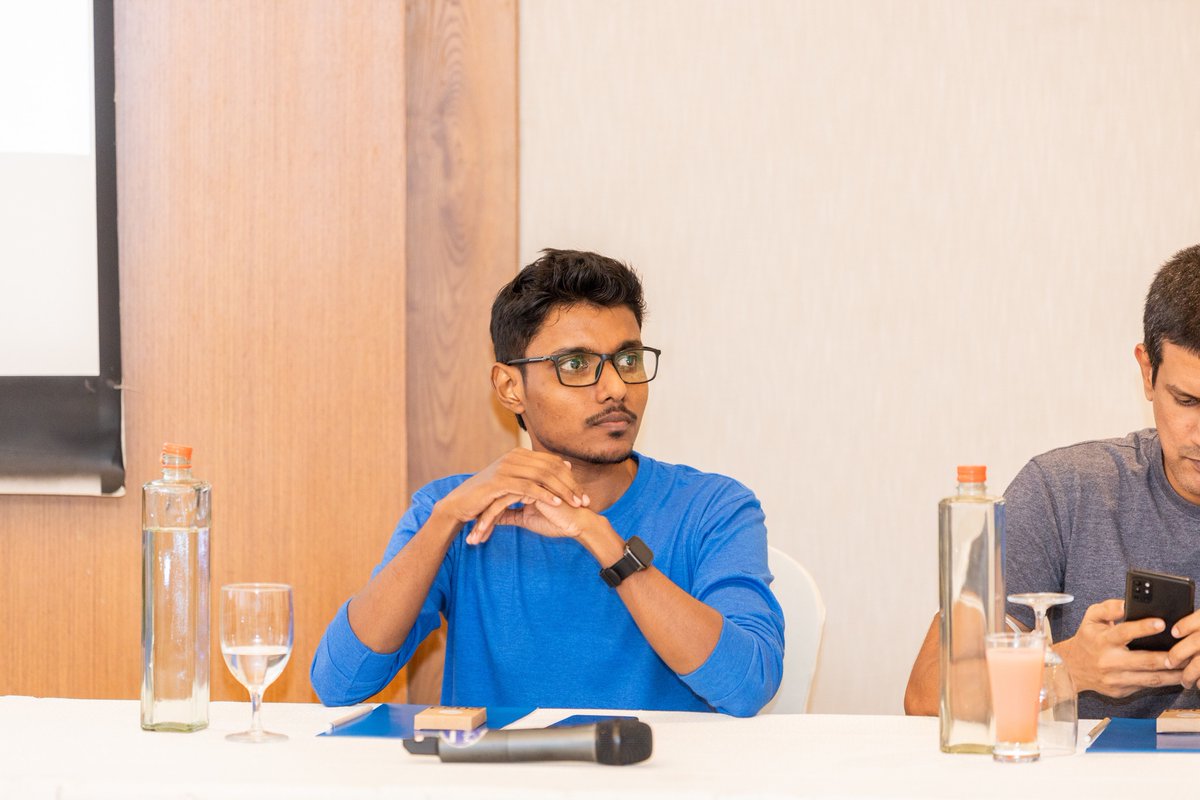 HashOrigin's tweet photo. අපේ Generation එකේ වෙනස් විදියට හිතන මිනිස්සු ටිකක් එක්ක ගත කරපු දවසක් 🌿💚 

#FreelancingWorkShop #UpworkSecretes https://t.co/ZvqsmMtHw7