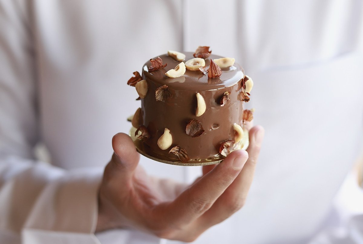 بلاك ماجيك 😍👌🏻

بامكانكم الطلب من خلال #تطبيقات_التوصيل: 🚗 
- #هنقرستيشن
- #مرسول 
- #ذاشفز
••• 
- ولا ننسى اوقاتكم السعيده دايم نحتفل معاكم. 
موقعنا في البايو 
... 
#كافيهات_الرياض #قهوة #بلاك_ماجيك